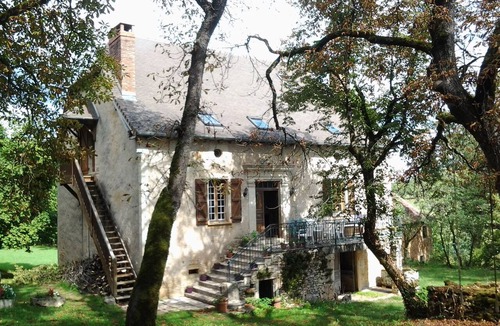 Ols-et-Rinhodes House | Lovely 19th century limestone farmhouse with 5 bedrooms set in own land.