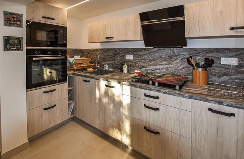 Villes-sur-Auzon House | Lovely home in Villes-sur-Auzon