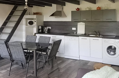 Malaucene House | Lovely home in Malaucène with WiFi