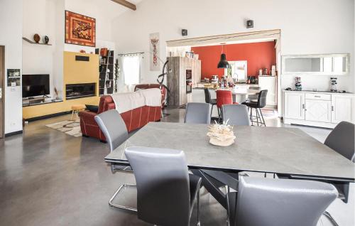 Valreas House | Lovely Home In Valréas