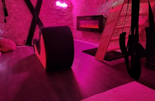 La Mure Apartment | Loveroom Romantique avec Spa et Secret Room - A proximité des Lacs - La Mure