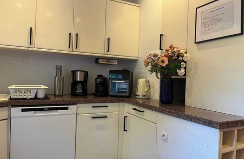 Vitry-sur-Seine House | Lush Garden Villa near Paris/Pets Welcome & 4 Free Parking Spaces