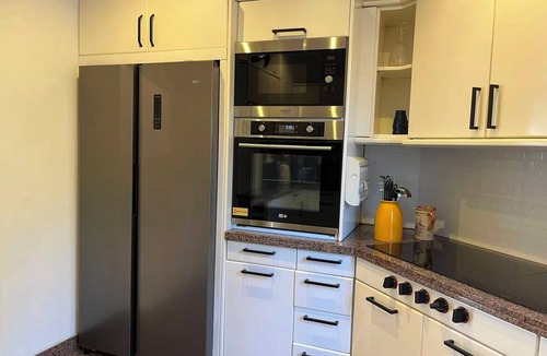 Vitry-sur-Seine House | Lush Garden Villa near Paris/Pets Welcome & 4 Free Parking Spaces