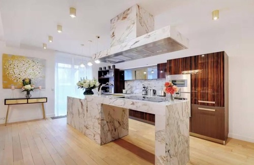 Palais-Royal Apartment | LUXE- 250 M2 PARISIAN ELEGANCE LOCATED NEXT TO LOUVRE AT RUE SAINT HONORE