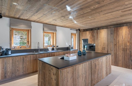 Saint-Martin-de-Belleville Ski Chalet | Luxury new chalet in Saint-Martin with pool
