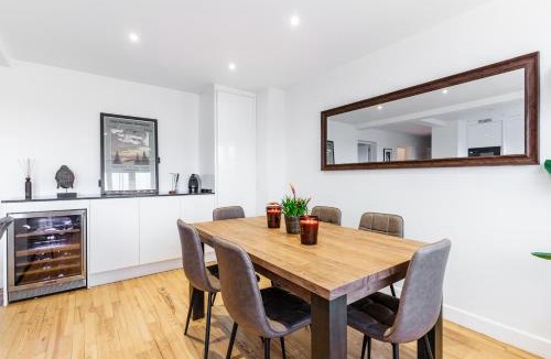 Sablon Apartment | Luxueux, climatisé, 2 chambres, parking privé inclus, design, confort premium, 80 m2, proche gare SNCF