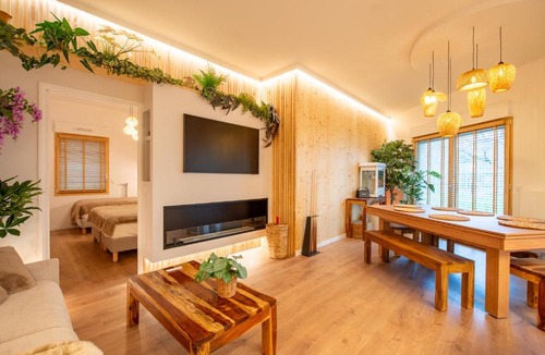 Bagneux Apartment | Luxurious 7p Suite with SAUNA, near PARIS, Metro 4