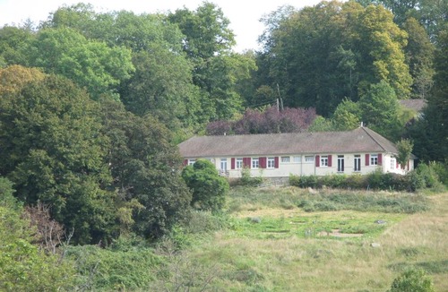 Cuzy House | Luxurious Holiday Home in Cuzy with Swimming Pool