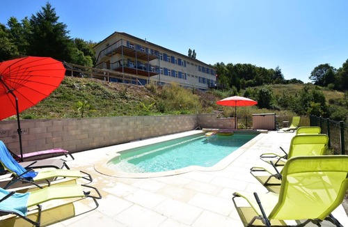 Cuzy House | Luxurious Holiday Home in Cuzy with Swimming Pool
