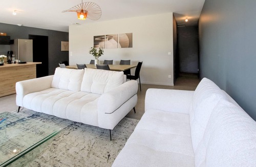 Sauzet House | Luxurious home in Cléon d'Andran