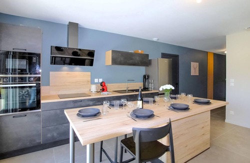 Sauzet House | Luxurious home in Cléon d'Andran