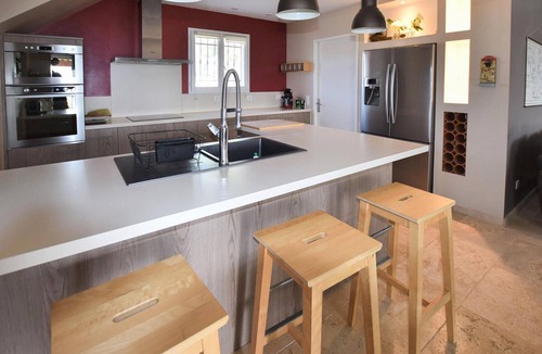 Puget House | Luxurious home in Puget
