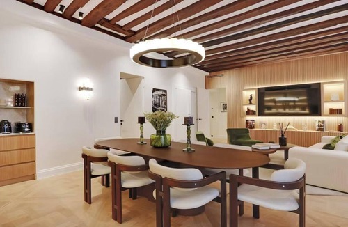6th Arrondissement Apartment | LUXURIOUS PARISIAN RETREAT:EXQUISITE 3-BEDROOM IN SAINT GERMAIN AT RUE DU DRAGON
