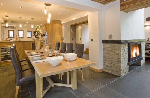 Chamonix-Mont-Blanc Ski Chalet | Luxury 6 bedroom chalet, spa, pool table, gym, walking distance to Chamonix