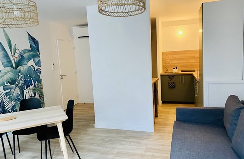 Montceau-les-Mines Apartment | Luxury Apartment - Street View