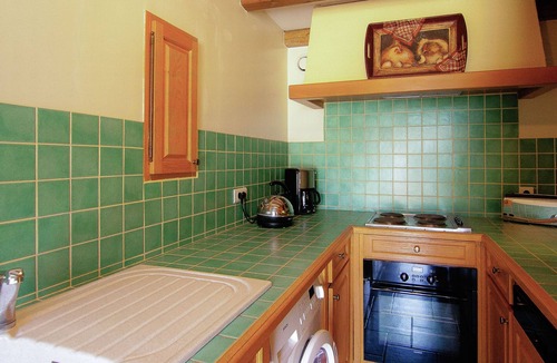 Saint-Preuil Villa | Luxury apartment with terrace, sauna, tennis, pool.