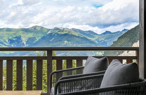 Courchevel Ski Chalet | Luxury chalet at the entrance of le Belvédère