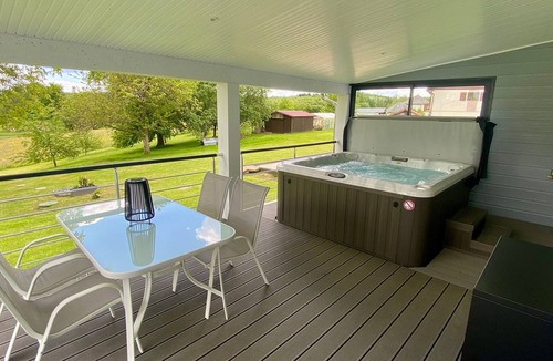 Plombieres-les-Bains Cottage | Luxury Countryside Cottage with Sauna, Spa & Electric Car Charging - Sleeps 5