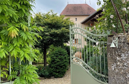 La Vineuse House | Luxury vacation home with garden, terraces and views