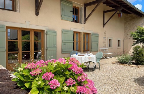 La Vineuse House | Luxury vacation home with garden, terraces and views