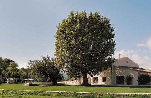 Villes-sur-Auzon Apartment | Luxury Provençal house – Pool, nature & spa