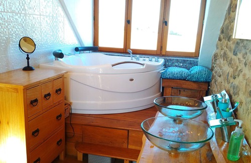Villeneuve d'Aveyron House | Luxury retreat, old tobacco barn, 5 + 2 bedrooms / 12 people