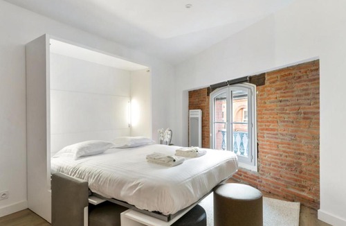 Victor Hugo District Apartment | Luxury studio at the heart of Toulouse 10 min to the station - Welkeys
