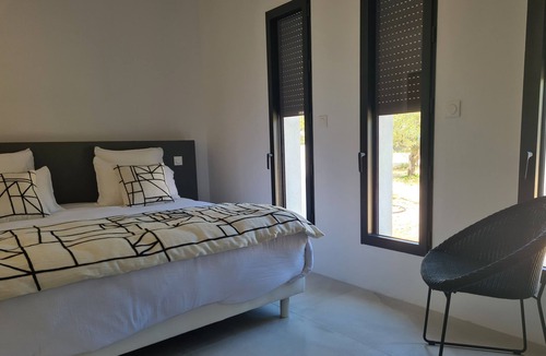 Puget House | Luxury villa in Provence Heated swimming pool