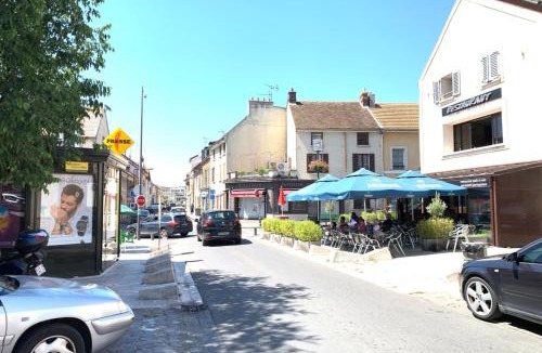 Quartier Centre Ville Apartment | M11 Le vieux MassyRER600mOrly20 minNetflixNeuf