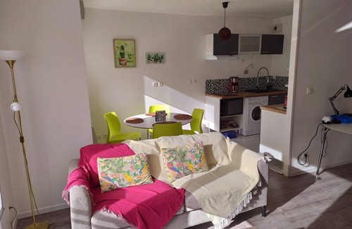 Quai de la Fosse Apartment | Machines of the Island, quiet and comfortable T3, Parking