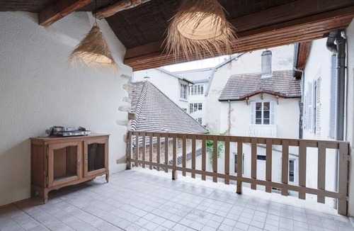 Lons-le-Saunier Apartment | Magnificent apartment for 8 people with a hyper-center terrace