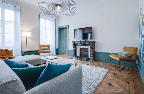 Lons-le-Saunier Apartment | Magnificent apartment for 8 people with a hyper-center terrace