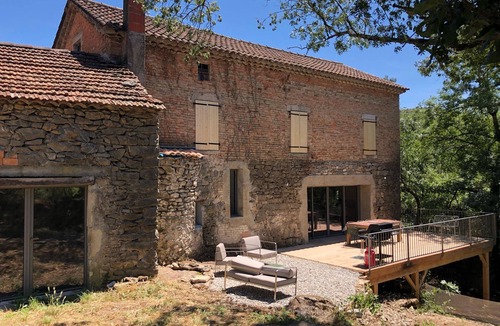 Vinezac House | Magnificent renovated farmhouse sleeps 9/11