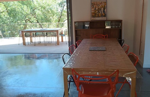 Vinezac House | Magnificent renovated farmhouse sleeps 9/11
