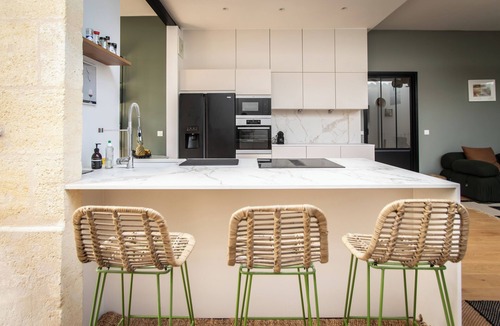 Cauderan House | Magnificent single-storey house with swimming pool not overlooked