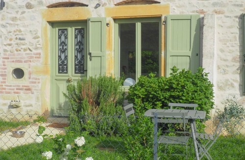 Saint-Bonnet-des-Bruyeres House | Maison Pernette escape cocoon with Nordic bath