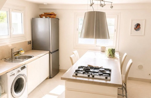 Sainte-Genevieve-des-Bois House | Maison 8p avec jardin, 2 salons & parking