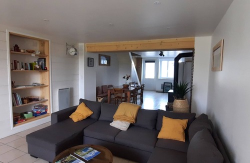 Savigna House | Maison de Campagne Rénovée Dans Village Calme et Agréable