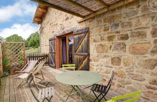 Saint-Romain-d'Urfe House | Maison écogîte avec vue campagne - 11 pers. - FR-1-496-185