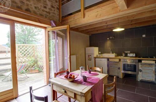 Saint-Romain-d'Urfe House | Maison écogîte avec vue campagne - 11 pers. - FR-1-496-185