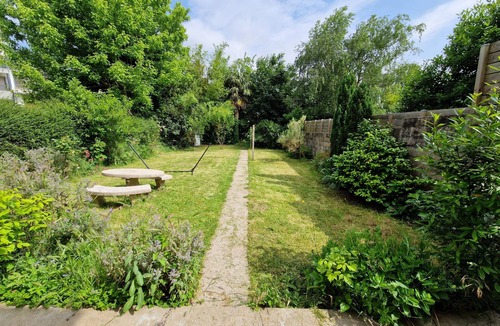 La Roche-sur-Yon House | Maison 4 Chambres 8 Personnes, Bureau, Jardin, Garage. Quartier Calme de la Gare