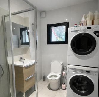 Cachan Apartment | Maison 5 chambres et dépendance T2 - avec jardin - Proche Paris