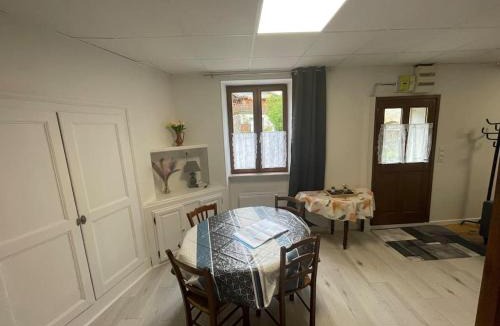 Les Planches-pres-Arbois House | Maison avec terrasse avec vue sur la Reculée