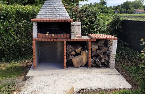Pagny-la-Ville House | Maison au Bord du Canal