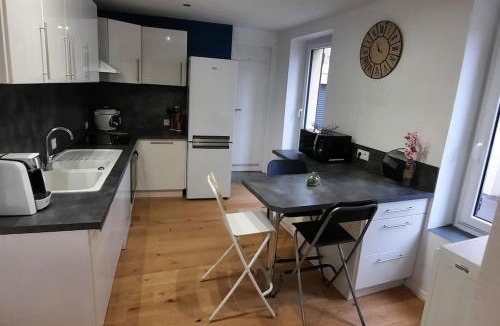 Vertaizon House | Maison au calme avec terrasse, climatisé