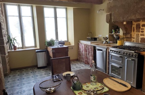 Monthureux-sur-Saone House | Maison avec 6 chambres 4 salle de bain, un grand jardin jusqu'à 15 personnes