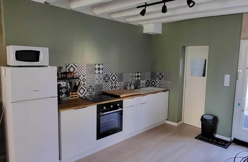 Ecueille House | Maison Avec Jardin Entièrement Rénovée au Calme