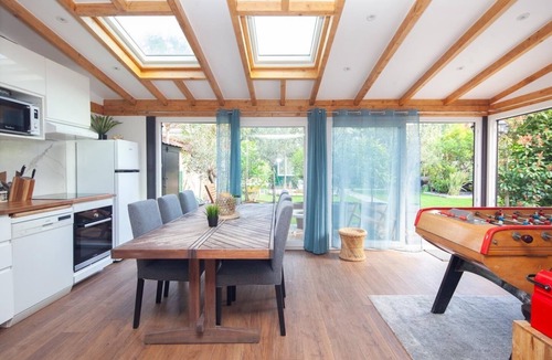 Louis Bertrand-Mirabeau-Semard House | Maison Avec spa et Piscine Privée à Paris Animaux de Compagnie pas Accepté