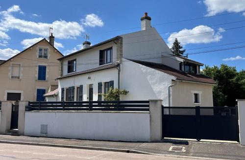 Avallon House | Maison avec terrasse et jardin
