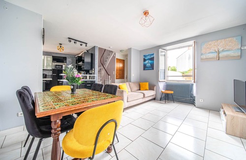 Saint-Michel-sur-Orge Villa | Maison Chaleureuse et Cosy non Loin de Paris